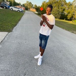 Meet your Posher, Zay